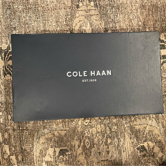 Brand new, never worn Cole Haan original grand shwng black and white mens shoe - Picture 6 of 7